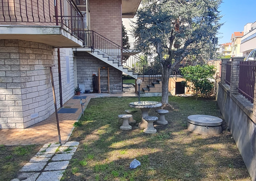 Pesaro, zona Vismara - Appartamento in Vendita | Foto 2