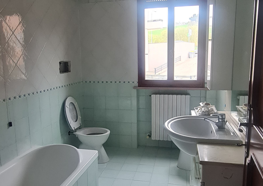 Pesaro, zona Vismara - Appartamento in Vendita | Foto 24