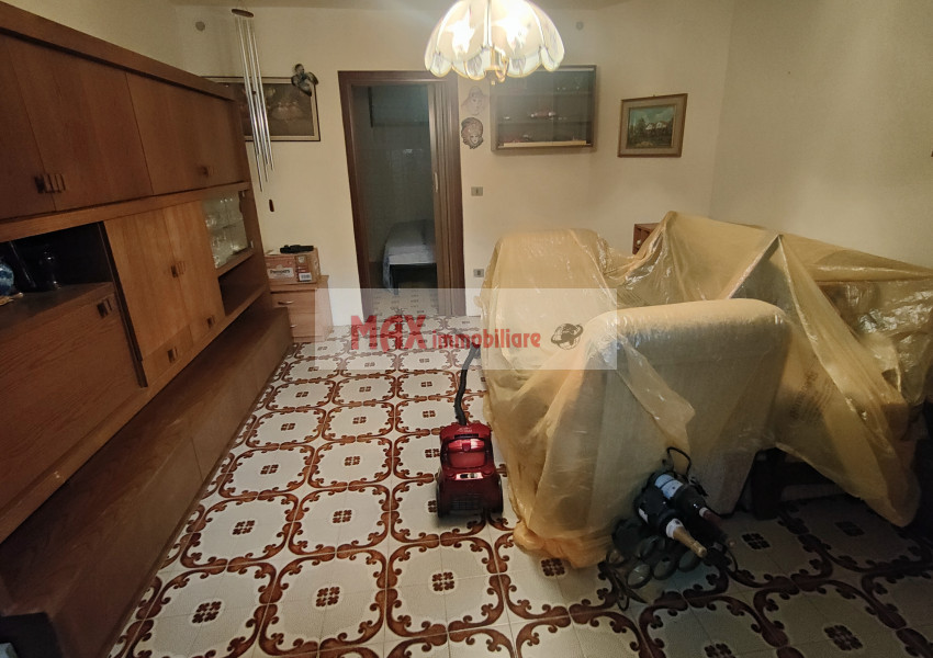 Pesaro, zona Cattabrighe - Casa Schiera / Porz.Casa in Vendita | Foto 2