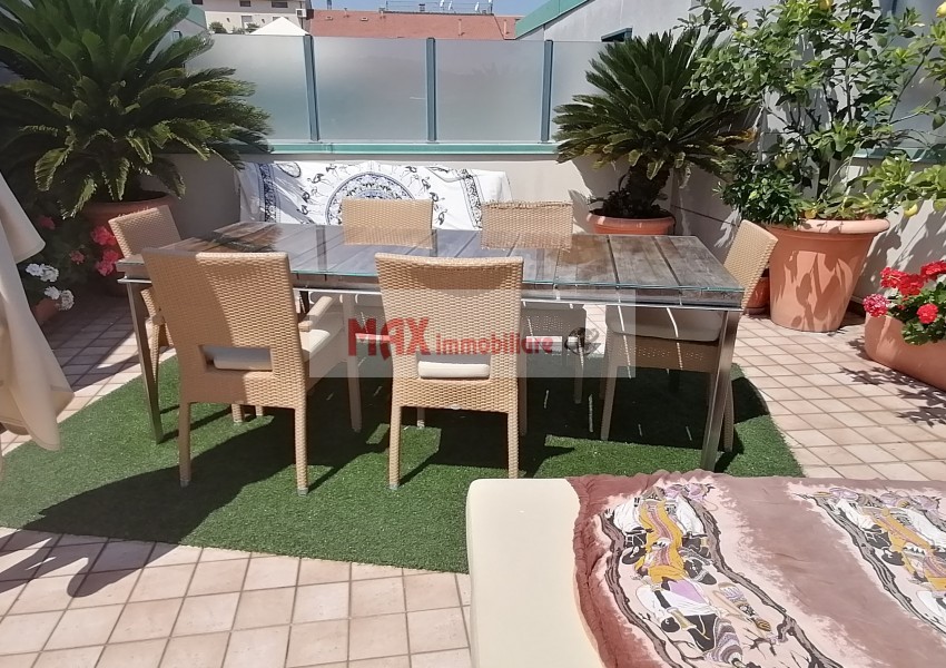 Pesaro, zona Pantano Bassa, Attico in Vendita