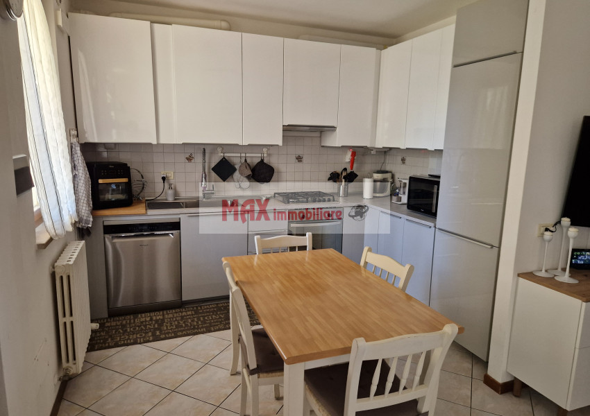 Pesaro, zona Villa Ceccolini, Appartamento in Affitto
