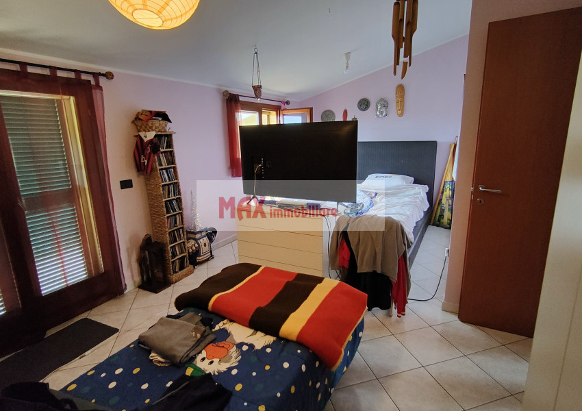 Pesaro, zona Villa Ceccolini - Casa Schiera / Porz.Casa in Vendita | Foto 9