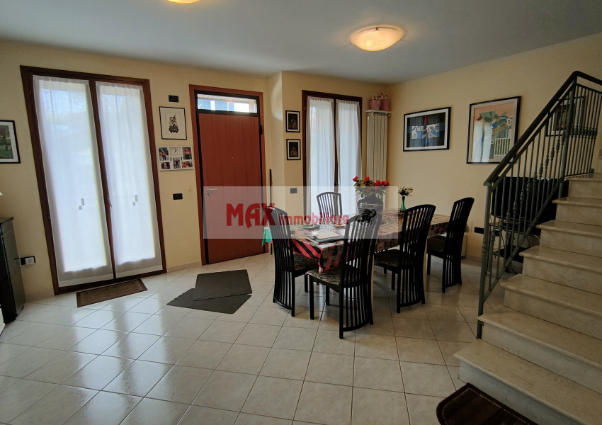 Pesaro, zona Villa Ceccolini - Casa Schiera / Porz.Casa in Vendita | Foto 3