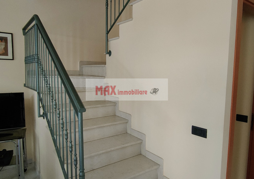 Pesaro, zona Villa Ceccolini - Casa Schiera / Porz.Casa in Vendita | Foto 5