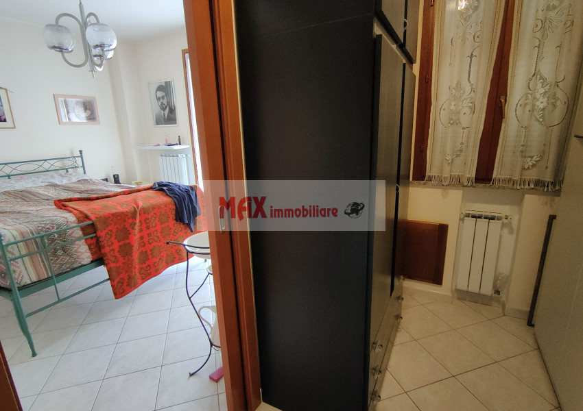 Pesaro, zona Villa Ceccolini - Casa Schiera / Porz.Casa in Vendita | Foto 7