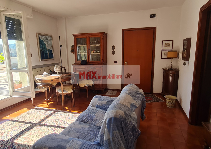 Pesaro, zona Villa San Martino, Appartamento in Vendita