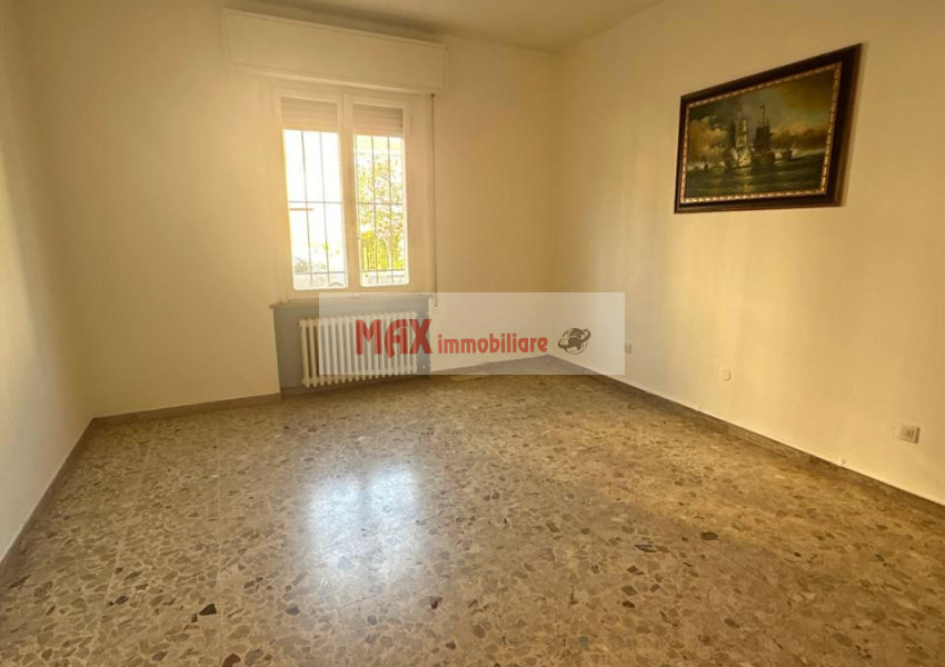 Pesaro, zona Muraglia - Casa Schiera / Porz.Casa in Vendita | Foto 5