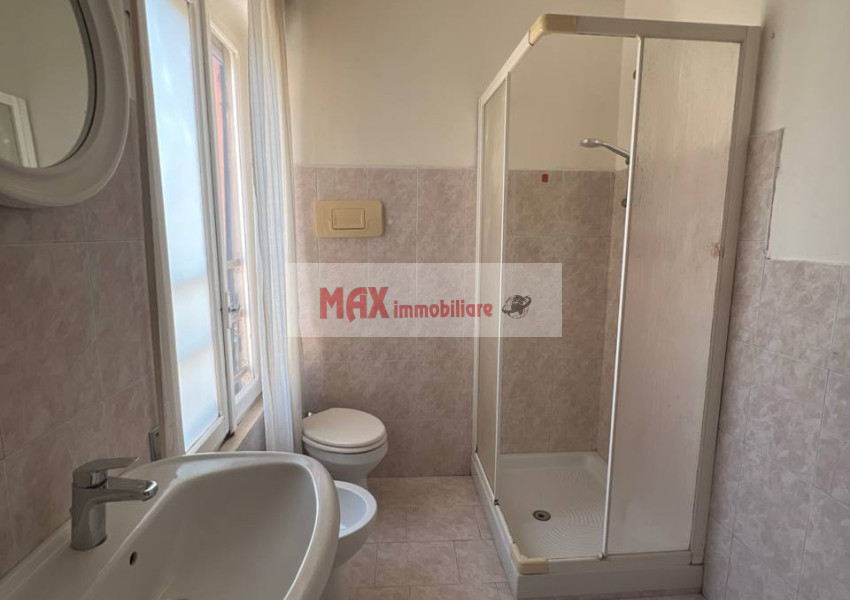 Pesaro, zona Muraglia - Casa Schiera / Porz.Casa in Vendita | Foto 7