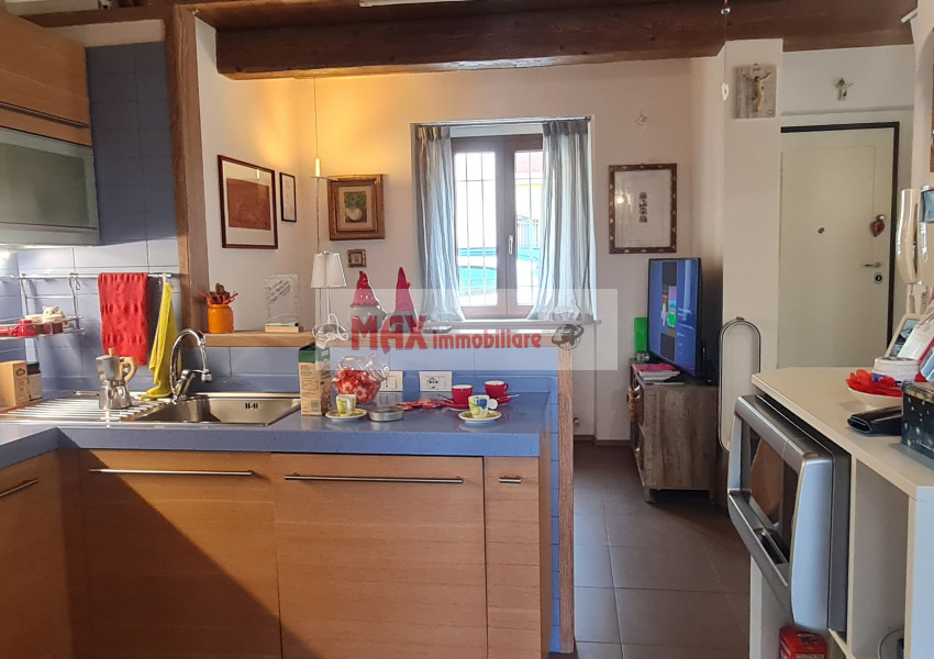 Pesaro, zona Porto - Casa Schiera / Porz.Casa in Vendita | Foto 14