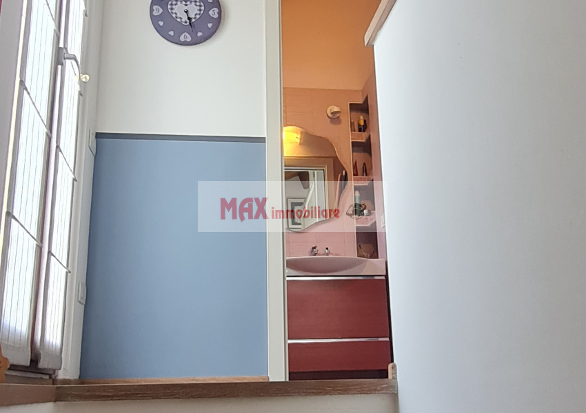 Pesaro, zona Porto - Casa Schiera / Porz.Casa in Vendita | Foto 17