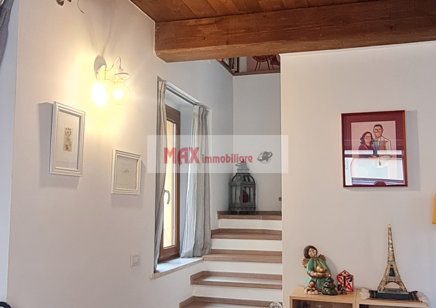 Pesaro, zona Porto - Casa Schiera / Porz.Casa in Vendita | Foto 6