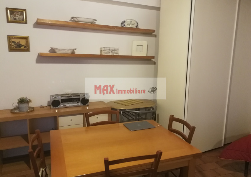 Pesaro, zona Centro storico, Appartamento in Vendita