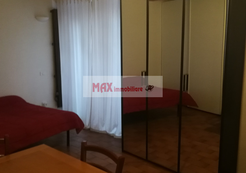 Pesaro, zona Centro storico - Appartamento in Vendita | Foto 3