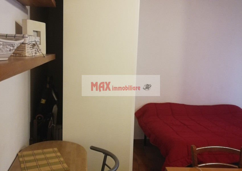 Pesaro, zona Centro storico - Appartamento in Vendita | Foto 4