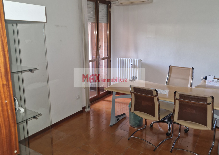 Pesaro, zona Soria, Ufficio in Vendita Affitto