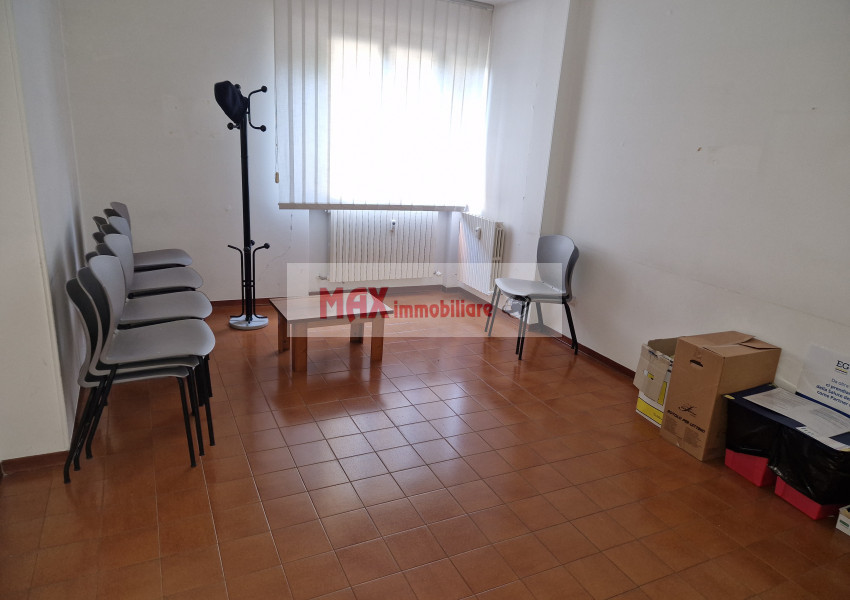 Pesaro, zona Soria - Ufficio in VenditaAffitto | Foto 5