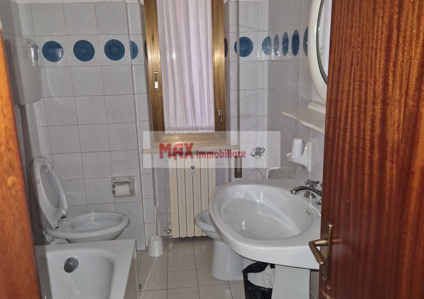 Pesaro, zona Soria - Ufficio in VenditaAffitto | Foto 6
