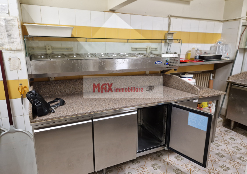 Pesaro, zona Pantano Bassa - Pizzeria in Vendita | Foto 3