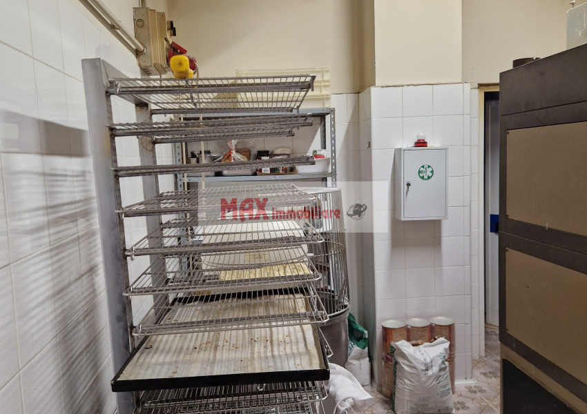 Pesaro, zona Pantano Bassa - Pizzeria in Vendita | Foto 4