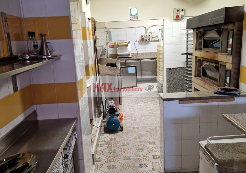 Pesaro, zona Pantano Bassa - Pizzeria in Vendita | Foto 7