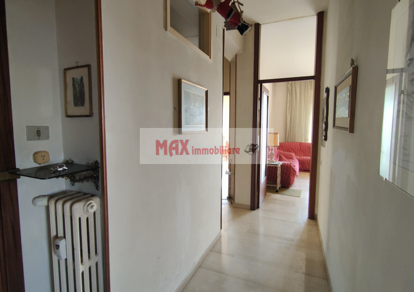 Pesaro, zona Centro Mare - Appartamento in Vendita | Foto 3