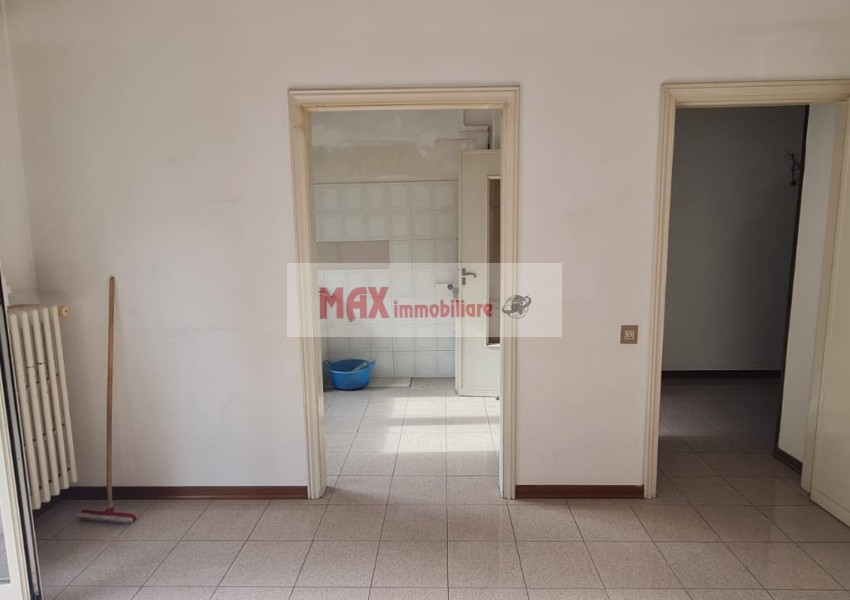 Pesaro, zona Vismara - Appartamento in Vendita | Foto 2