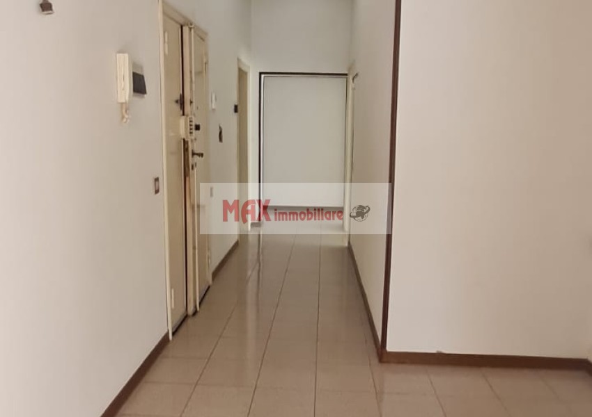 Pesaro, zona Vismara - Appartamento in Vendita | Foto 3