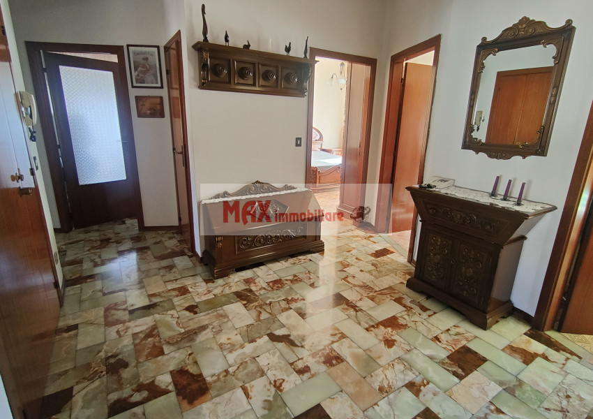 Pesaro, zona Tombaccia - Appartamento in Vendita | Foto 3