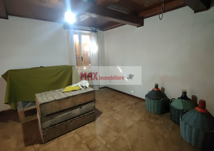 Pesaro, zona Babbucce - Casa Schiera / Porz.Casa in Vendita | Foto 4