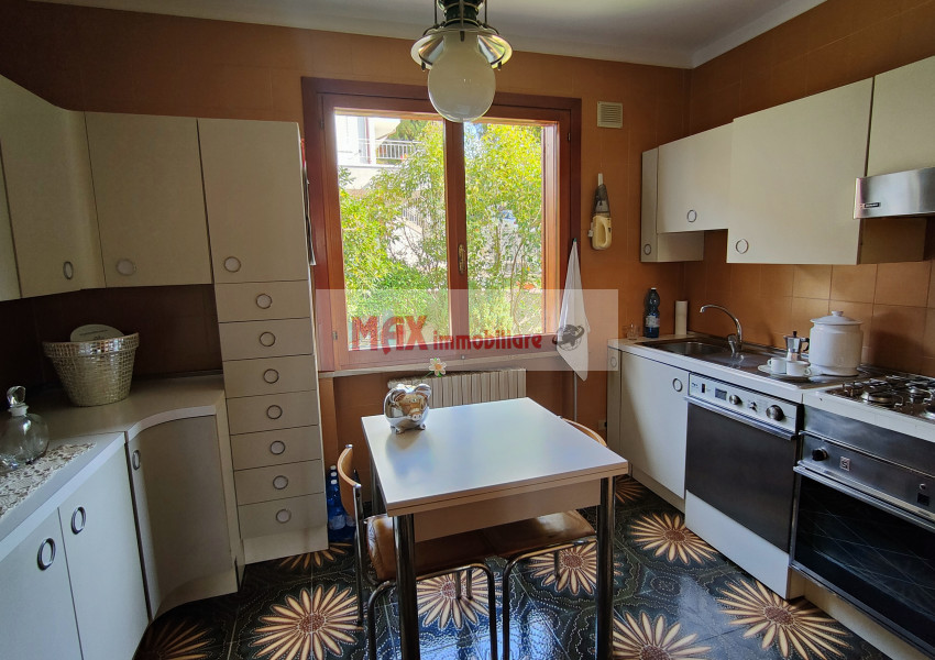 Pesaro, zona Cattabrighe - Casa Unifam. / Villa in Vendita | Foto 3