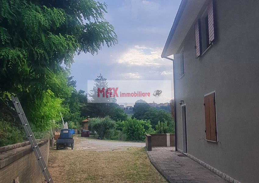 Pesaro, zona Ginestreto, Rustico / Soluz. in Campagna in Vendita
