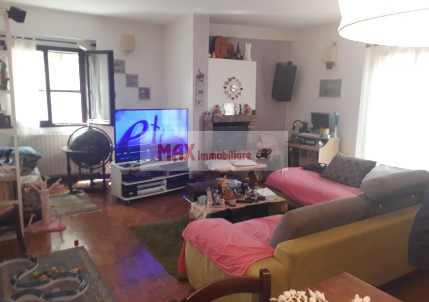 Fano, zona Roncosambaccio - Casa Unifam. / Villa in Vendita | Foto 4