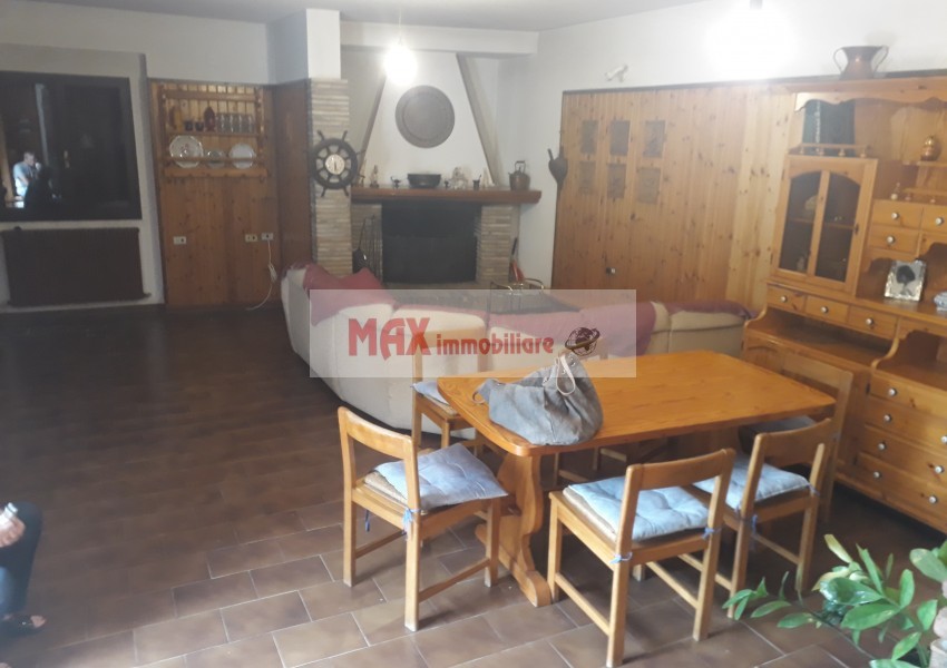Fano, zona Roncosambaccio - Casa Unifam. / Villa in Vendita | Foto 8