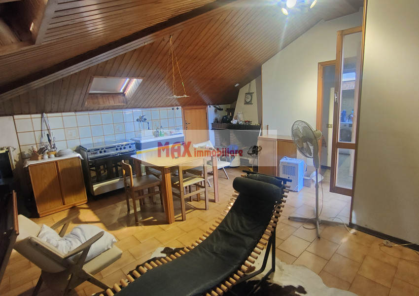 Pesaro, zona Villa San Martino - Casa Unifam. / Villa in Vendita | Foto 11