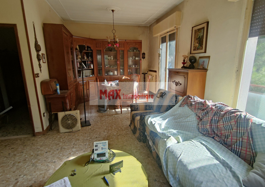 Pesaro, zona Villa San Martino - Casa Unifam. / Villa in Vendita | Foto 2