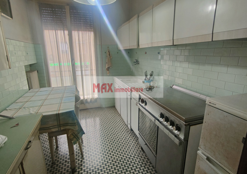 Pesaro, zona Villa San Martino - Casa Unifam. / Villa in Vendita | Foto 4
