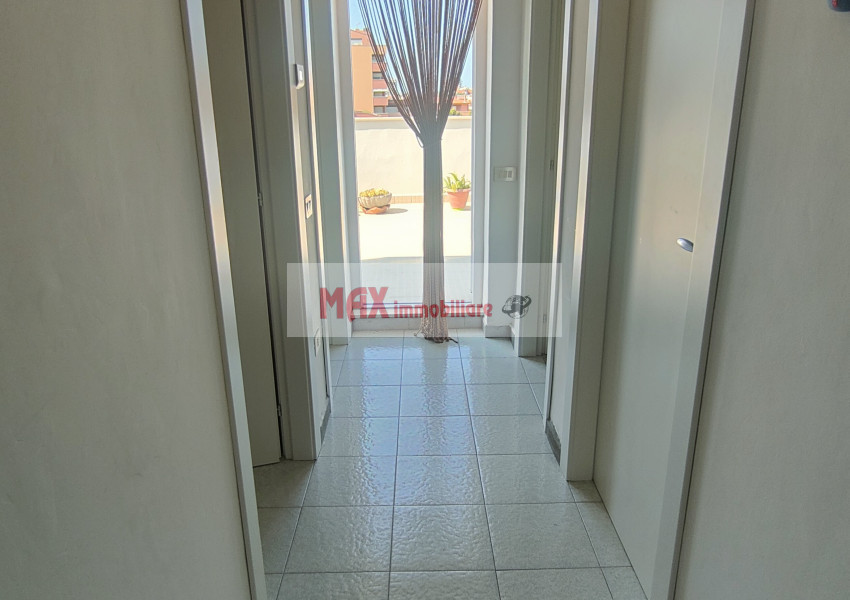Pesaro, zona Centro - Appartamento in Vendita | Foto 3