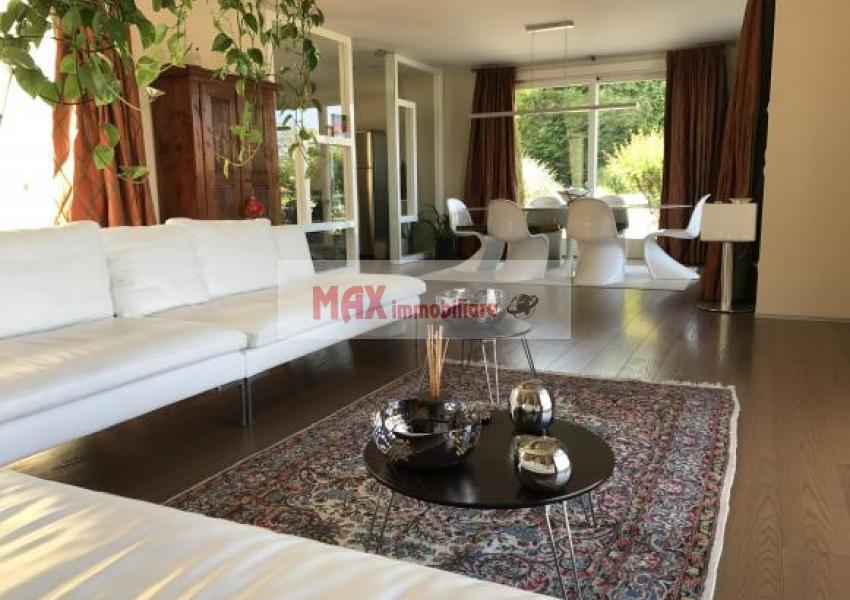 Pesaro, zona Rive, Casa Unifam. / Villa in Vendita