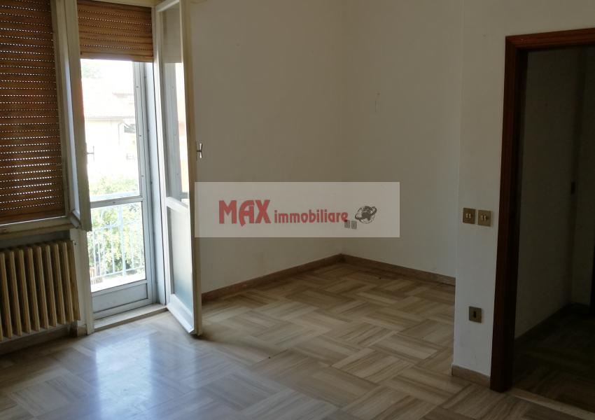 Pesaro, zona Borgo Santa Maria, Appartamento in Vendita